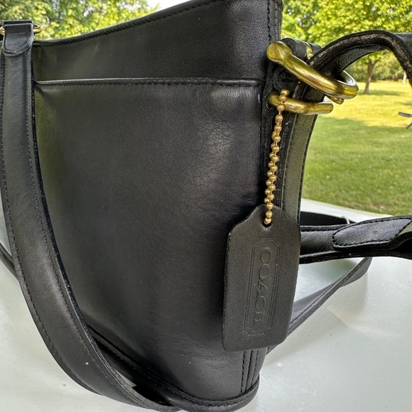 COACH Vintage Equestrian Slim Crossbody Shoulder Bag Black Leather 9802 USA Made - Picture 5 of 15